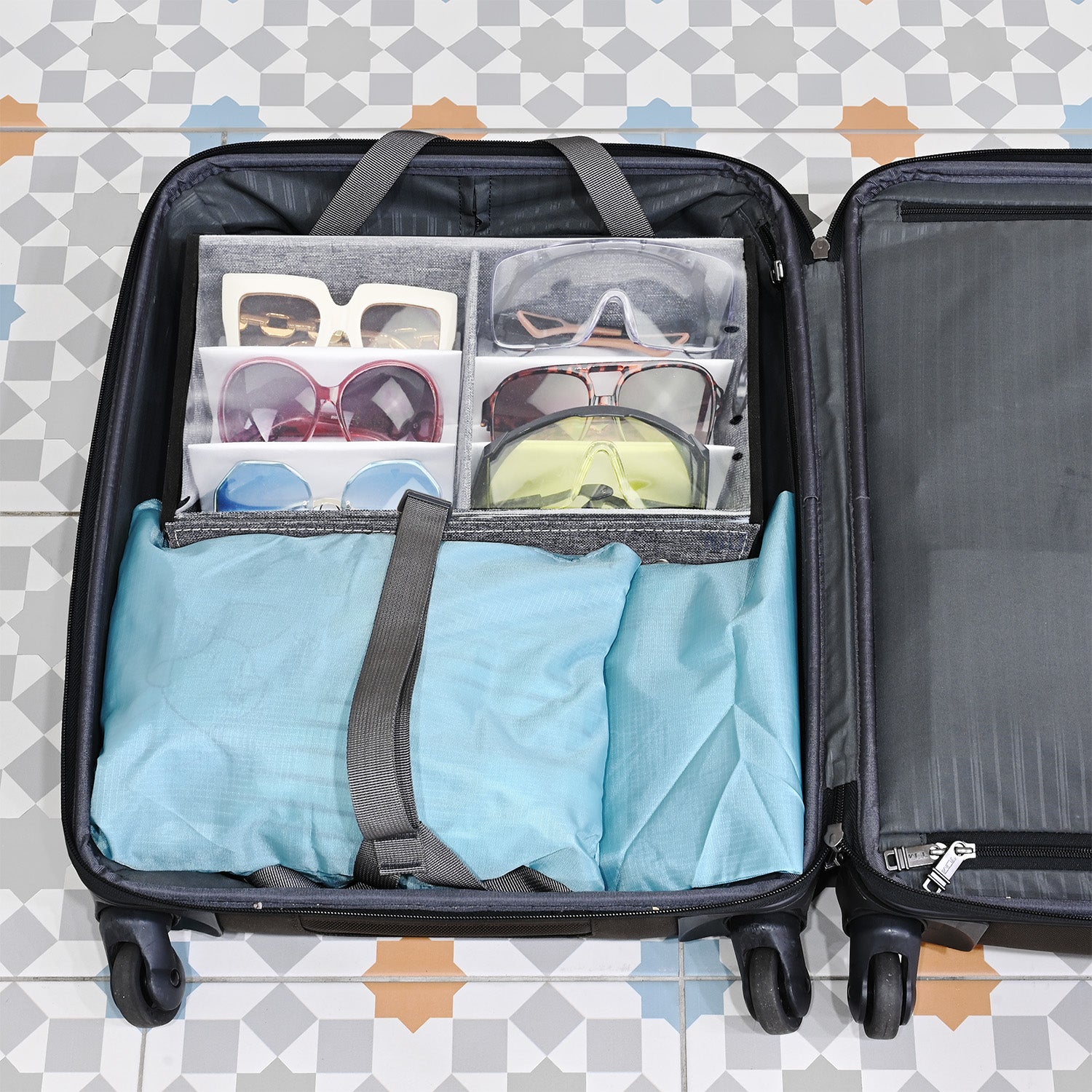 Lolalet Zonnebrilorganizer met 12 sleuven, 2-laags zonnebrildoos met transparant glazen deksel, vitrinekast opberghouder voor brillen, brillen met meerdere paren - roze Lolalet Zonnebrilorganizer met 12 sleuven, 2-laags zonnebrildoos met transparant glazen deksel, vitrinekast opberghouder voor brillen, brillen met meerdere paren - roze