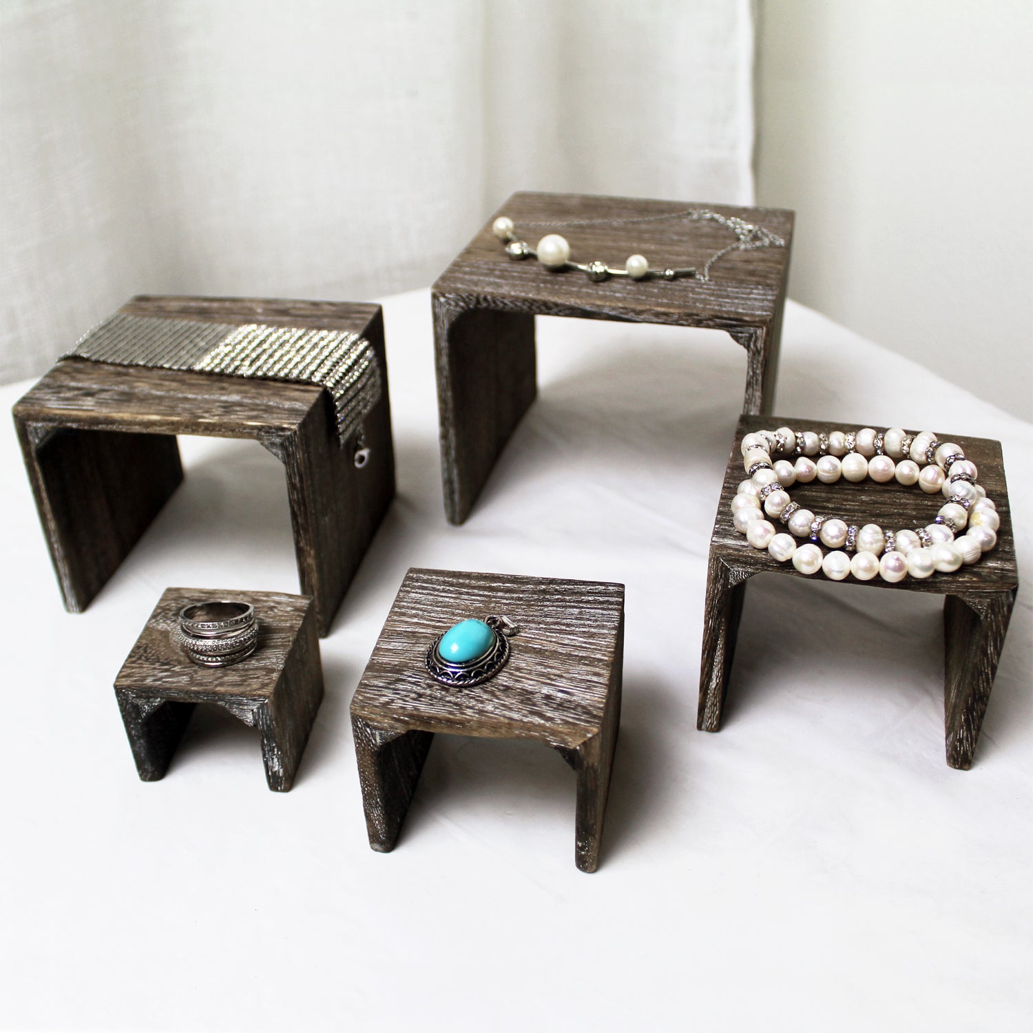 Ikee Design® 5 risers display jewelry & accessories in different heights